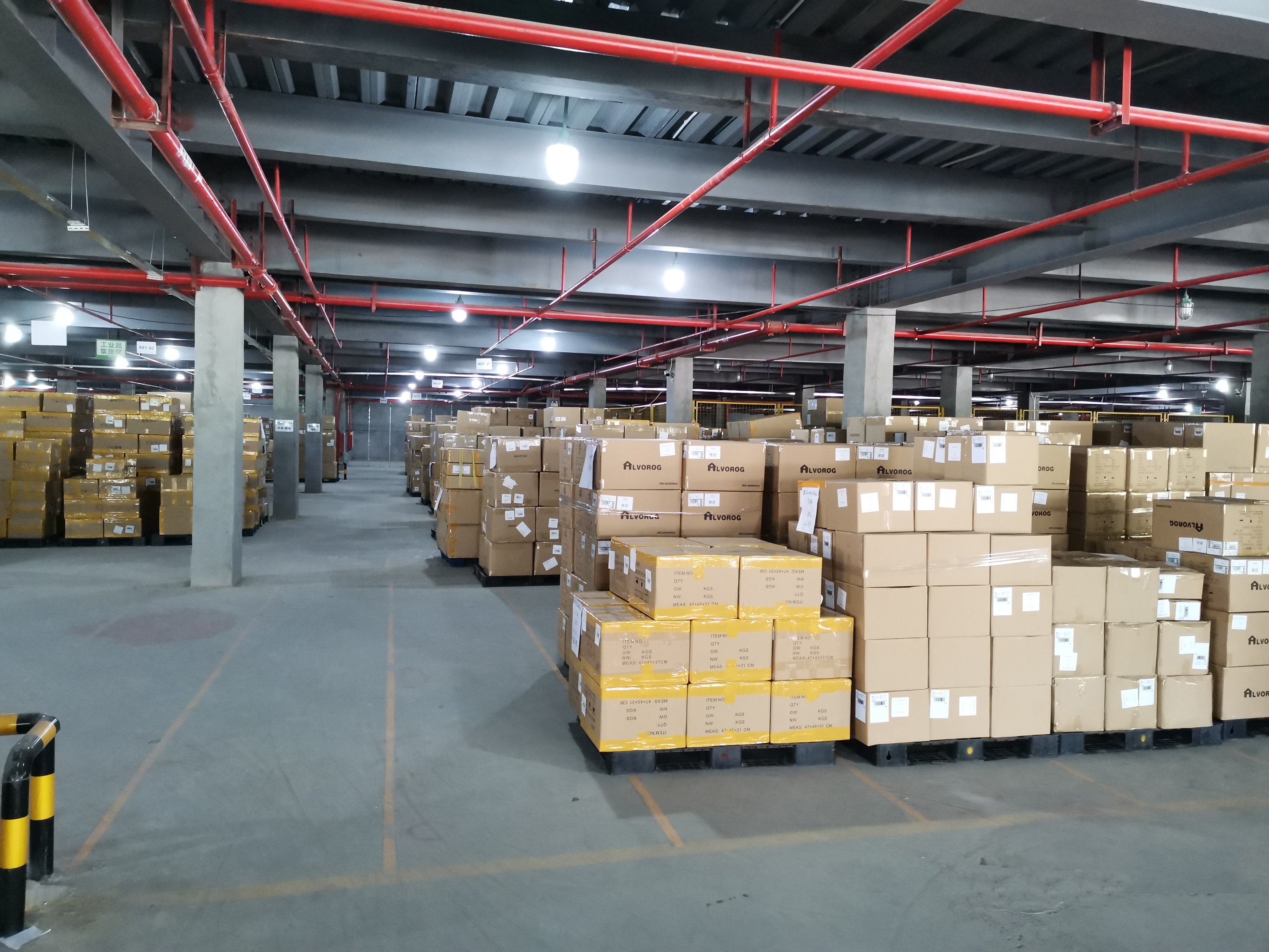 More than 7000 square meters of Warehouse in OHL
